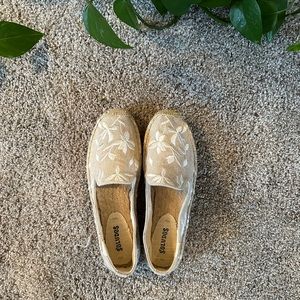 *BRAND NEW* Soludos Espadrilles Shoe with Floral Embroidery